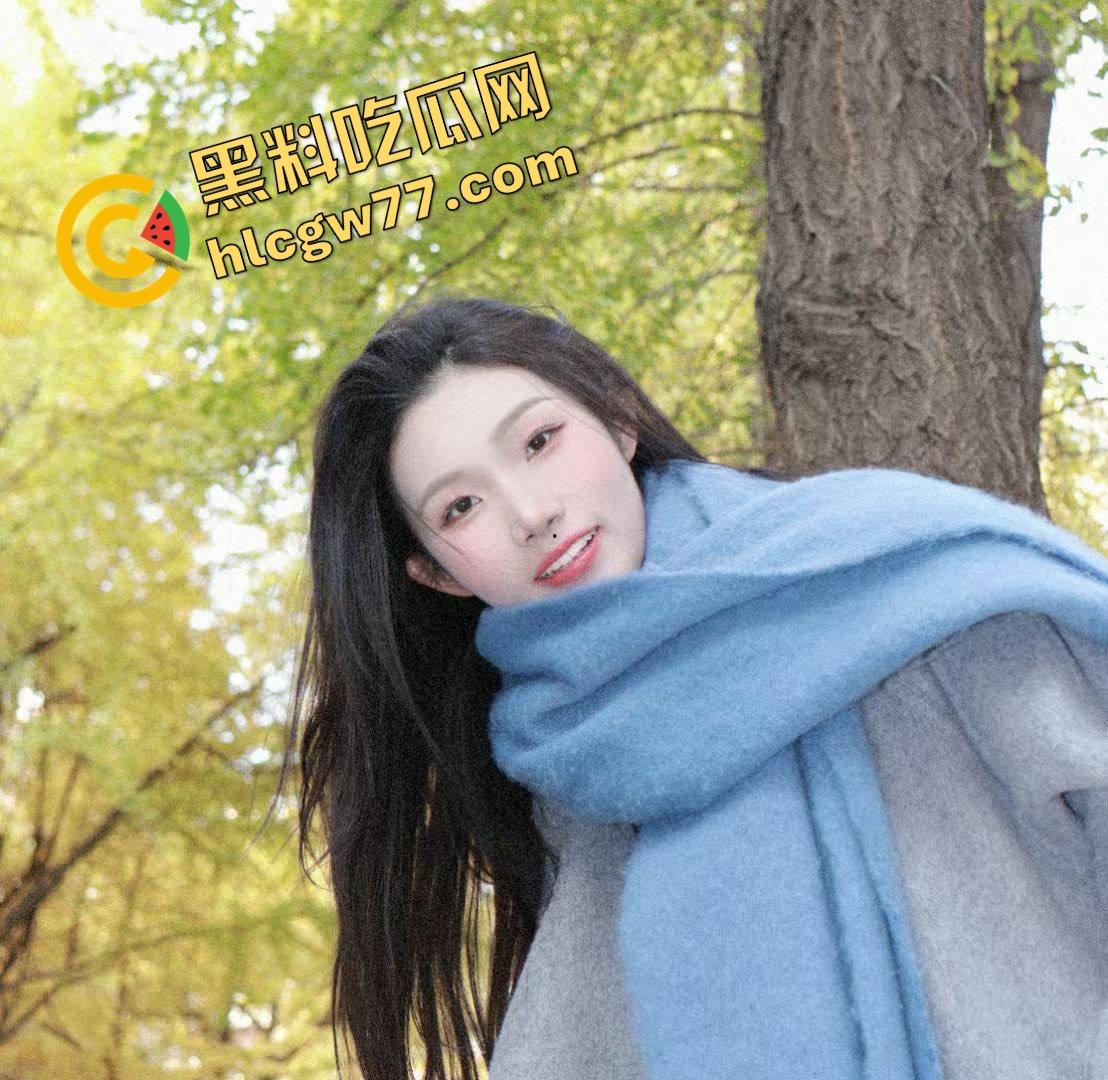 新疆乌鲁木齐李哥爆料认了个05年小妹妹 白天义工装乖夜里小穴放飞 买零食哄着操嫩得水淋淋！-6