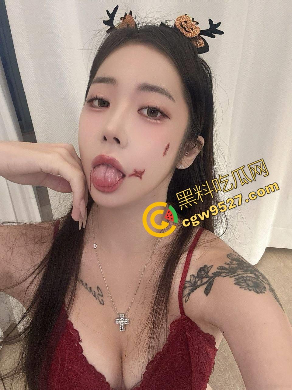 放荡精神小妹嫩穴纹莲花，纹身师火撩湿身大战，情欲四溢，人间失格，尽诉痴女欲求！-2