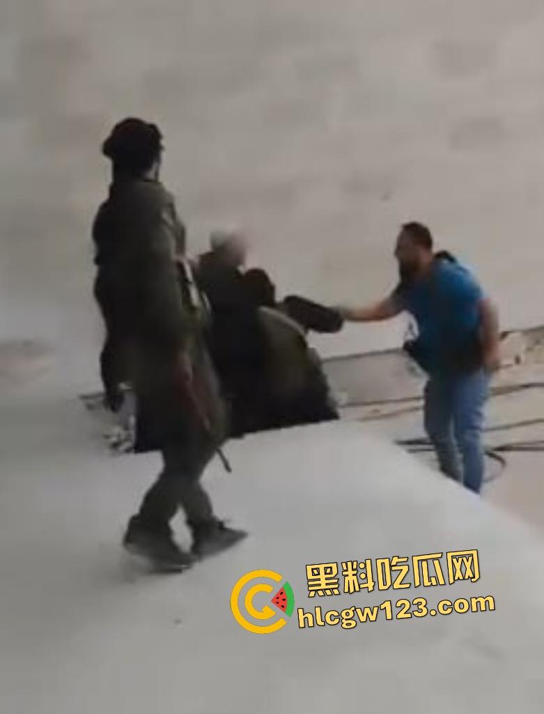 加沙暴徒踩以色列人质如蹦床！分尸虐杀血腥，扬言以色列人是孬种！-8